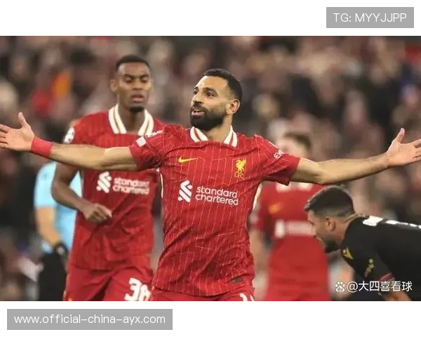 利物浦前场互换位置制造混乱，对手防线告急